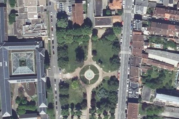 Parc de la piscine municipale