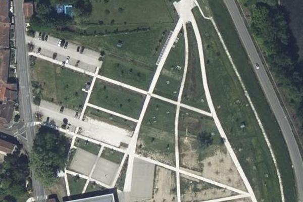 Parc passerelle, jardin / parc à Passage