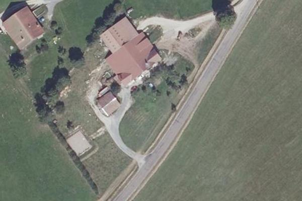 Cernay l’église, parking à Thiébouhans