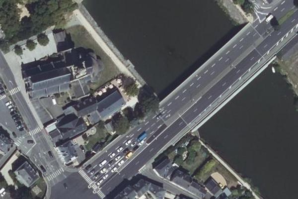 Pont d'Avesnières
