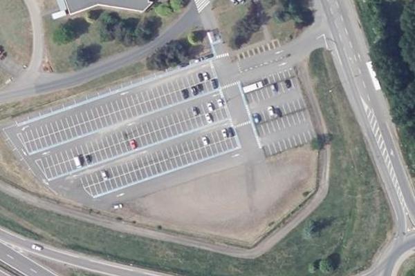 Zone Industrielle, parking