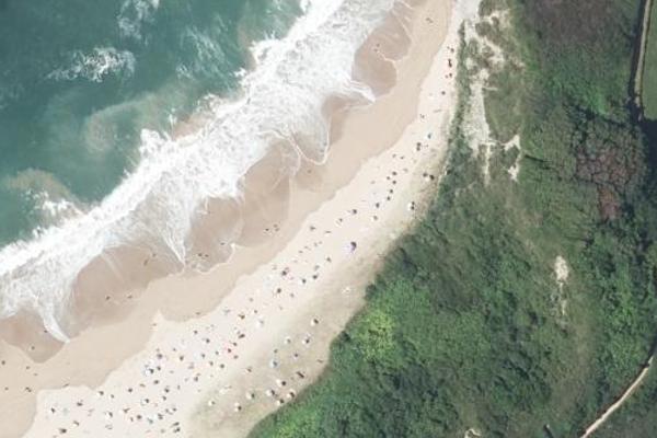 Plage d'Abbadie et domaine d'Abbdia en haut
